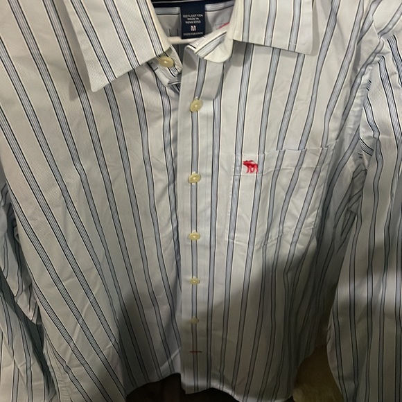 Dress shirt $15 - Picture 2 of 2